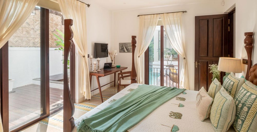 Casa Tanisa - Bedroom 1 with pool access